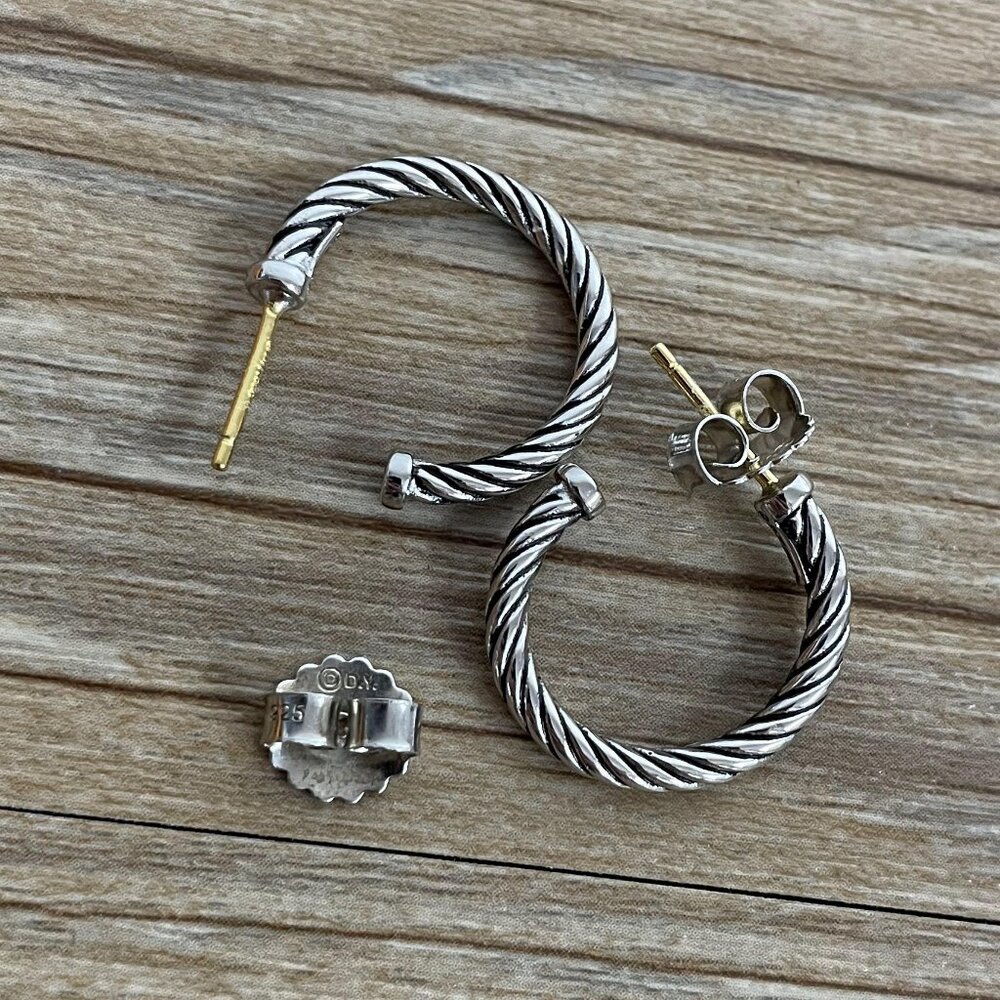 David Yurman Sculpted Cable Hoop Earrings in 925 Sterling Silver - Picture 7 of 7